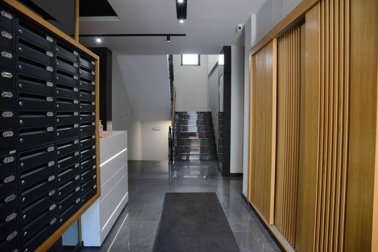 Tesla 70 Apartment With Secure Parking In The Garage Novi Sad Exterior foto
